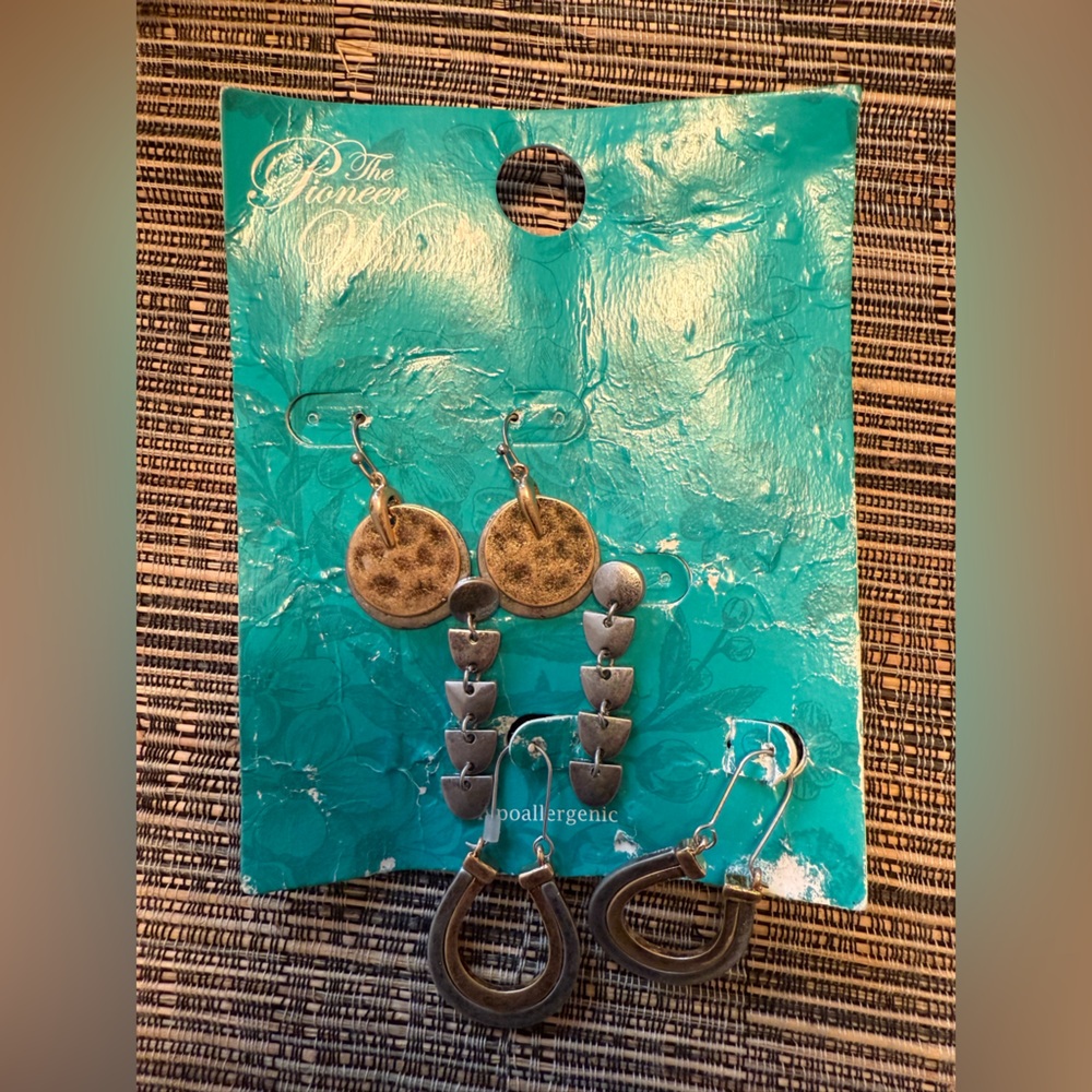 The Pioneer Woman Silver and Tan‎ Earring Trio